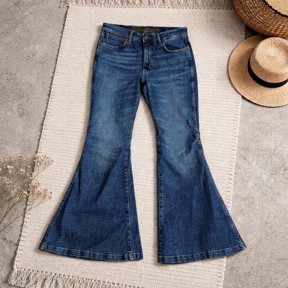Wrangler High Rise Flare Jeans 30